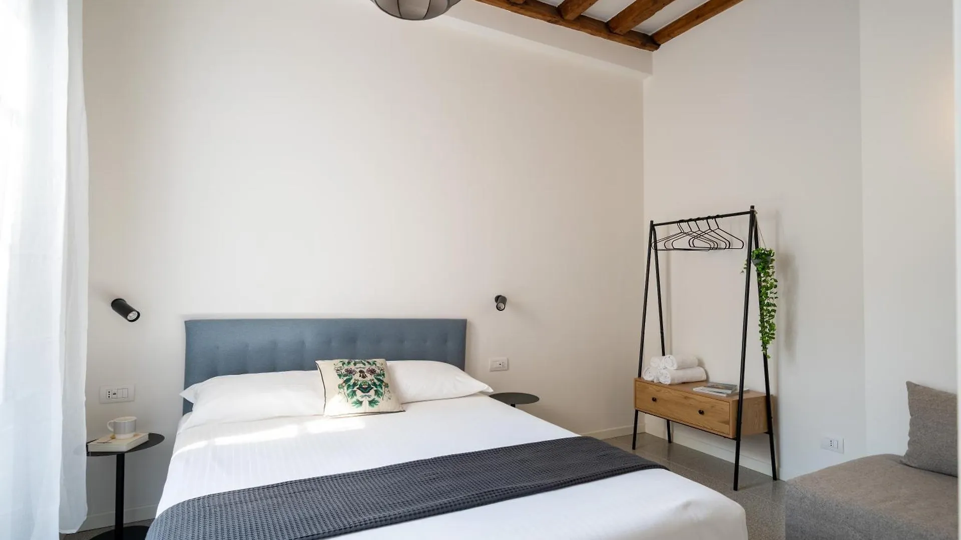 Apartment Navigli - Vigevano 45 & Casale 3A Studios Milan Italy